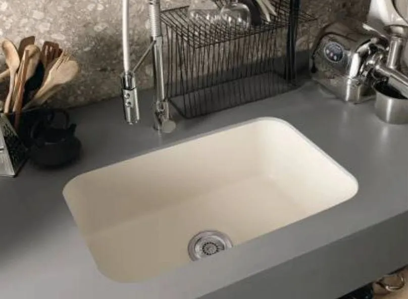 Seamless integrated Corian sink and countertop